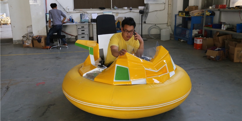 インフレータブルバンパーカー