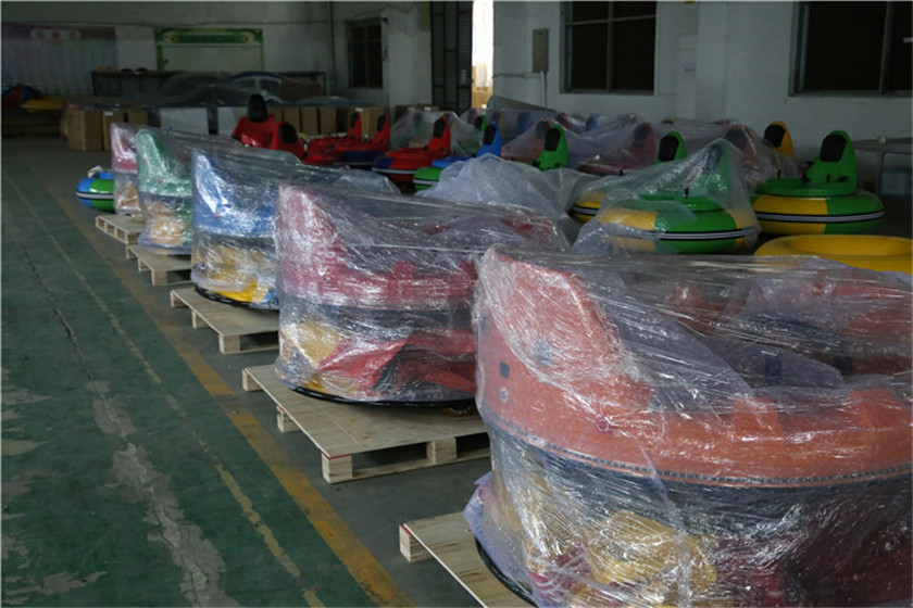 屋内バンパーカーのFwu-longアミューズメント